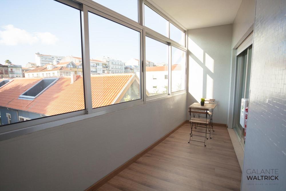 Downtown 3 Bedroom With Balcony - Quiet Street - Family Friendly - Groups Porto Exterior photo