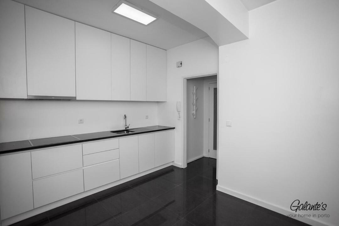 Downtown 3 Bedroom With Balcony - Quiet Street - Family Friendly - Groups Porto Exterior photo